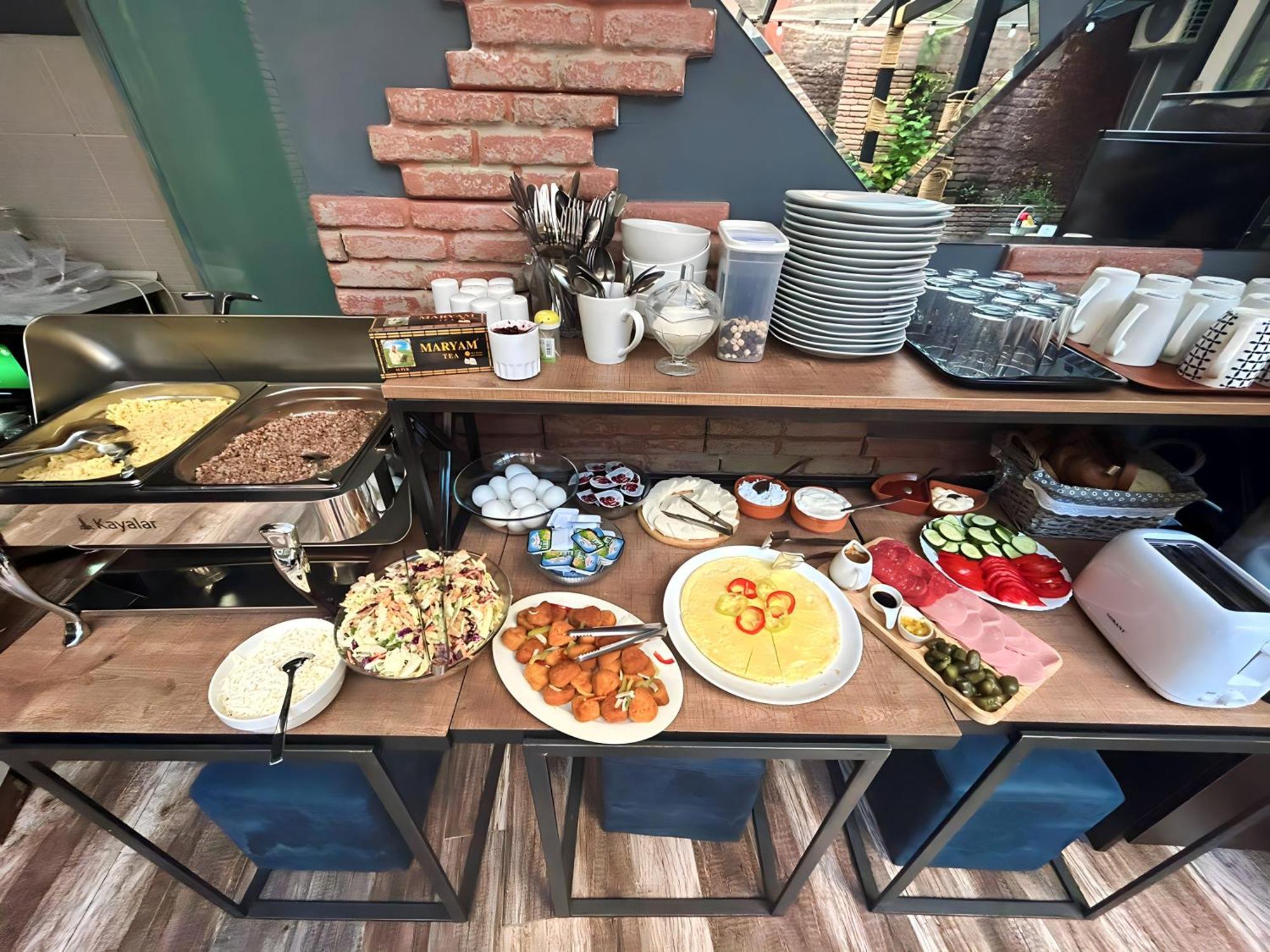 Diuma Hotel Tbilisi Ngoại thất bức ảnh