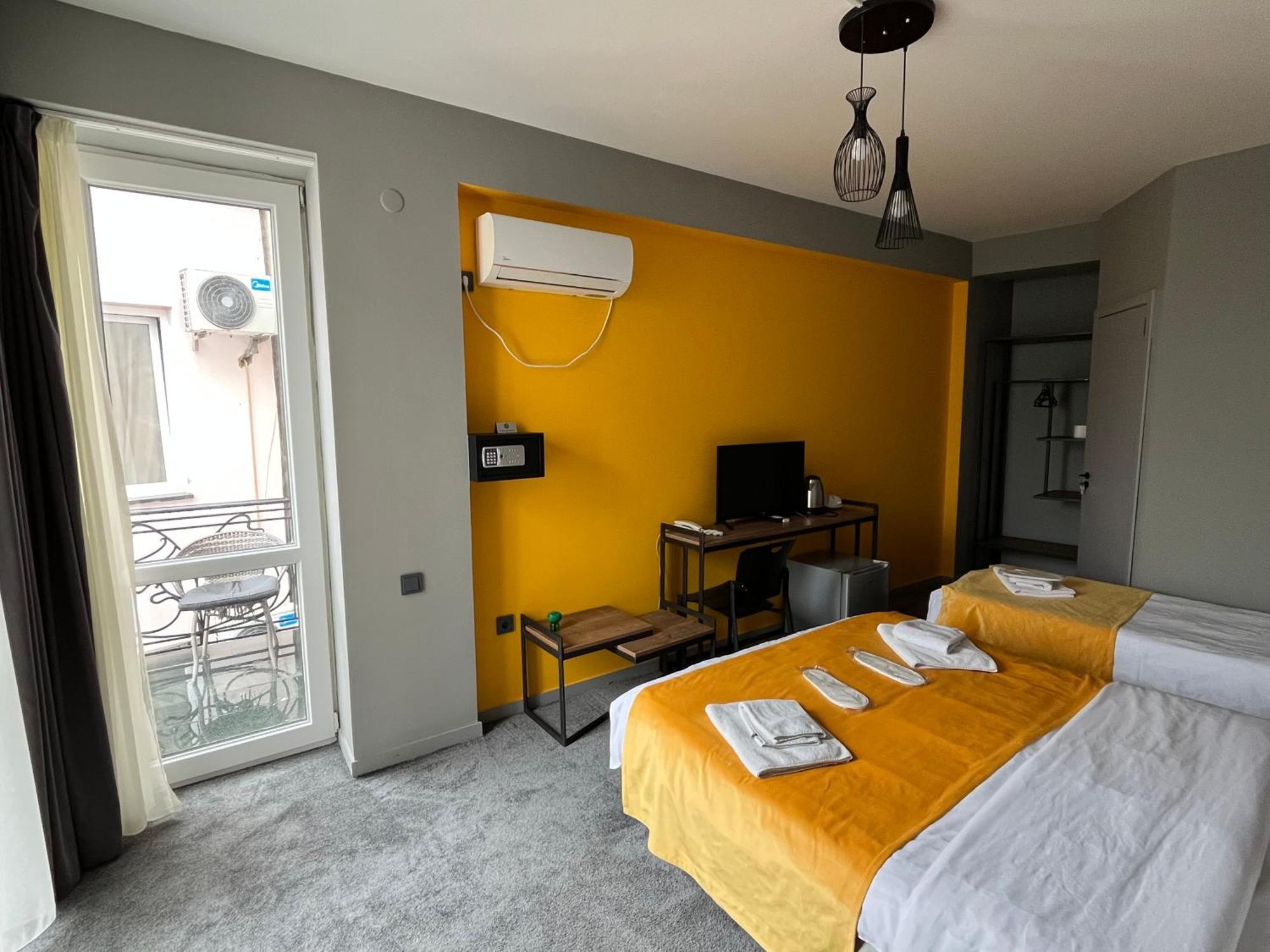 Diuma Hotel Tbilisi Ngoại thất bức ảnh